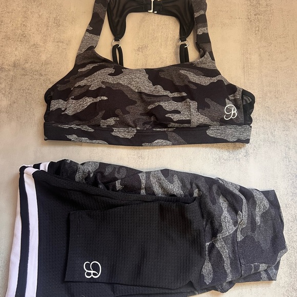 Black cameo bombshell small scrunch bum - Picture 5 of 7